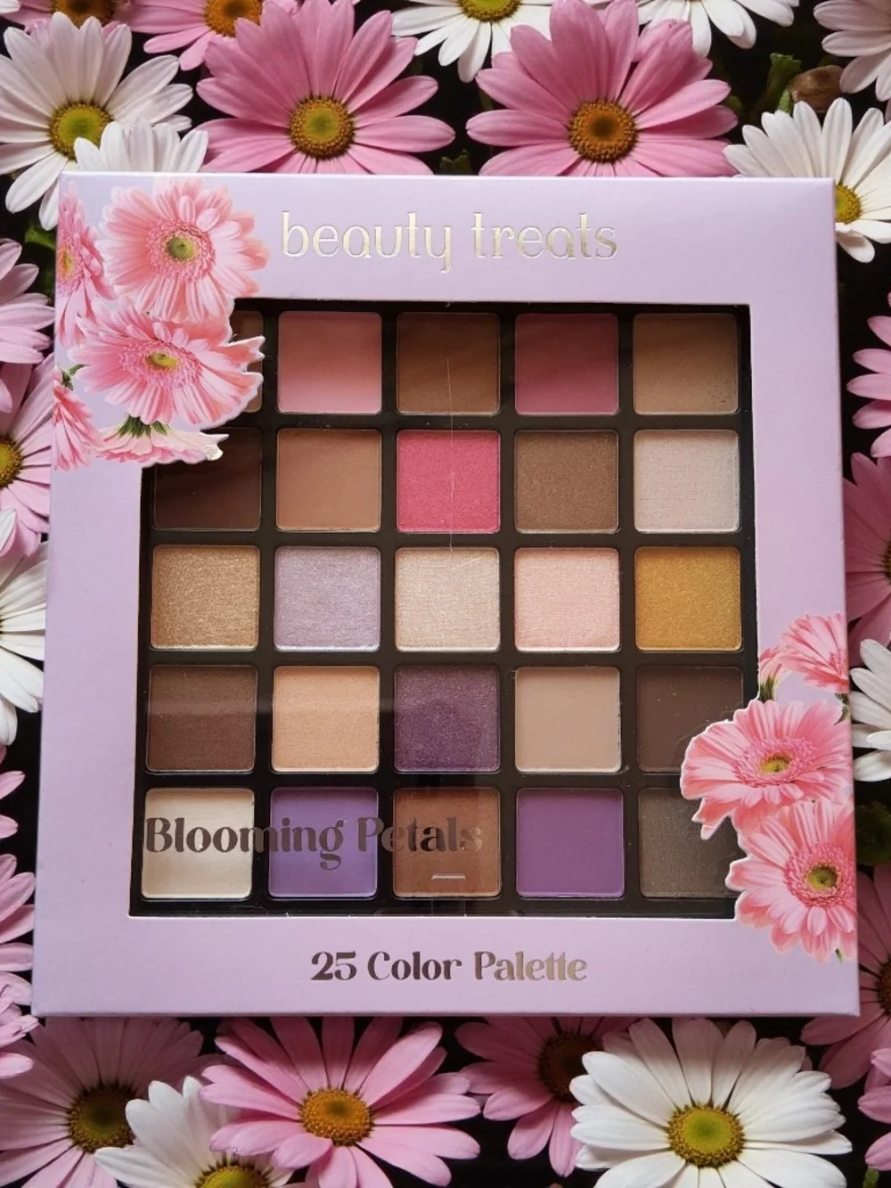 Beauty Treats Blooming Petals 25-Color Eyeshadow Palette